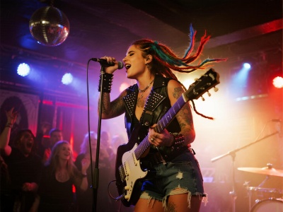 不会拍也能做MV！我用豆包+即梦+剪映，把一张图炸成抖音爆款